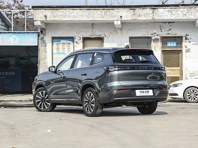1,3 l/100 km tüketim, 1200 km'ye varan güç rezervi ve 306 bg güce sahip 7 koltuklu Chery crossover. - sadece 15 bin dolar. Chery Fulwin T9'un ön satışları başladı