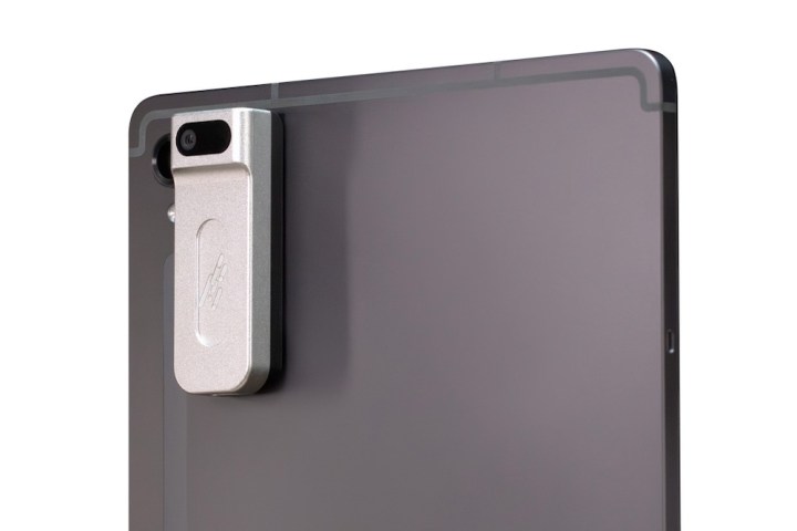Tabletin arkasındaki Spectricity S1-A sensörü.