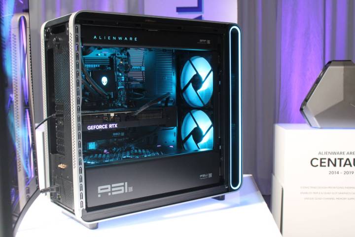 Alienware oyun masaüstü bilgisayarı CES 2025'te.