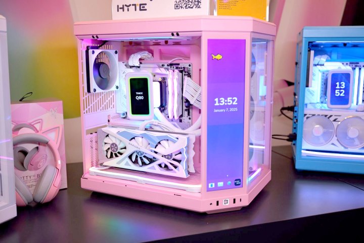 Nexus ön panelli Hyte Y70 kılıfı.