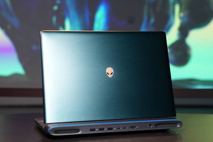 Alienware 18 Area-51 üyesi masada.