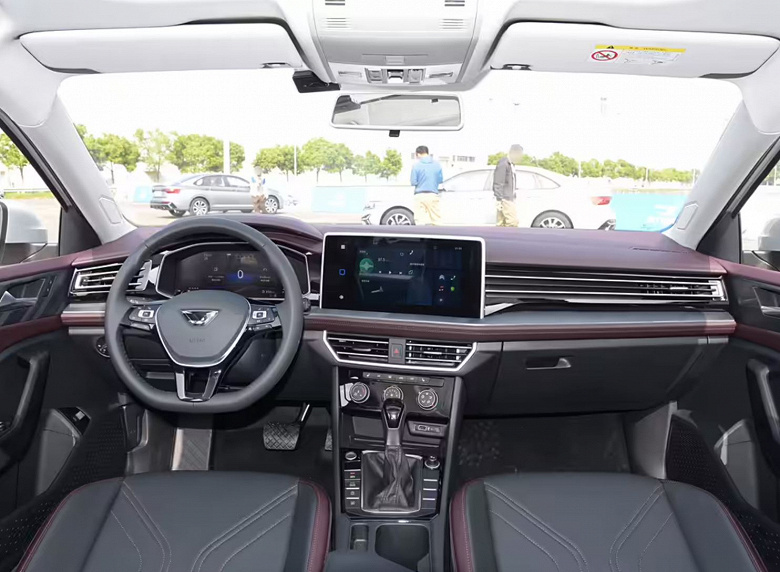 Volkswagen'den Toyota Corolla'nın yerine Rusya'da resmi olarak görünme ihtimali var. Jetta VA7 satışları başladı fiyatı sadece 12 bin dolar