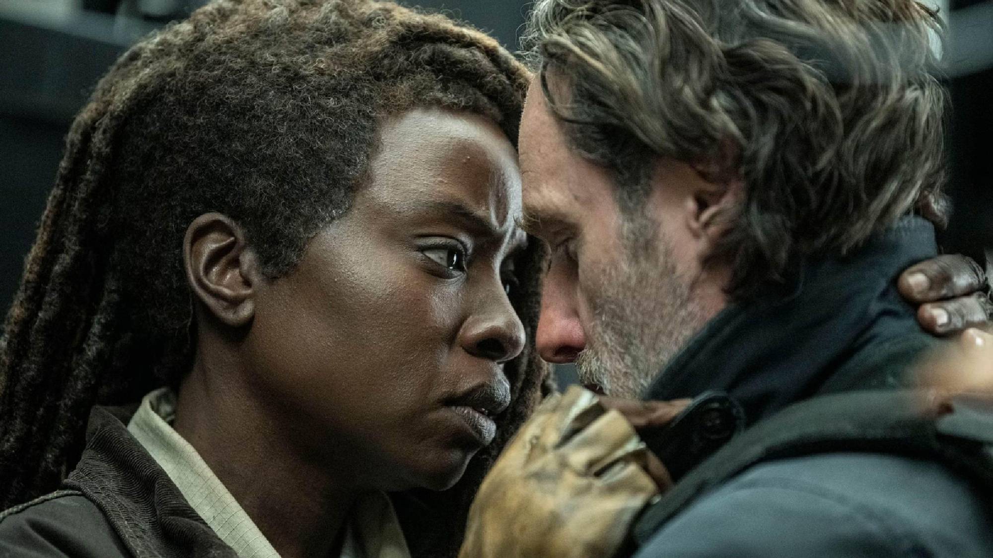 Michonne rolünde Danai Gurira ve Rick rolünde Andrew Lincoln 