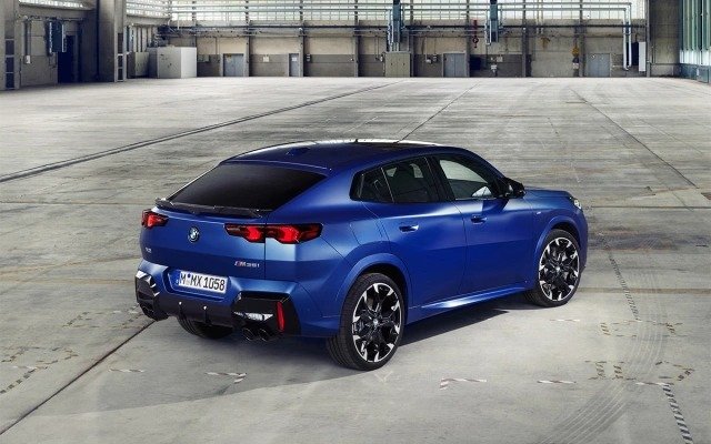 Dört tekerlekten çekişli 300 beygir gücündeki BMW X2 M35i xDrive ilk kez Rusya'ya geldi