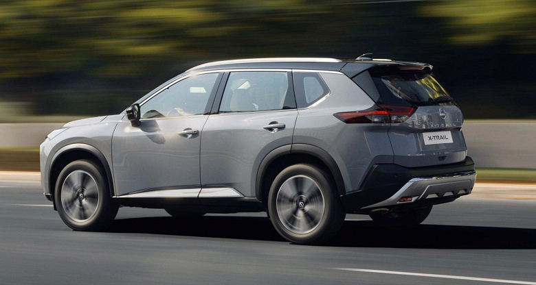 Bayiler dördüncü nesil Nissan X-Trail'i Rusya'ya büyük miktarda ithal etmeye başladı: dört tekerlekten çekişli ve 340 hp.