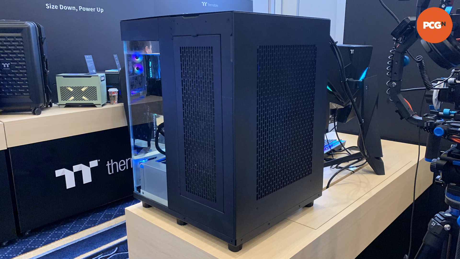 Thermaltake tam kapsamlı oyun bilgisayarı: Arka oda radyatörü.