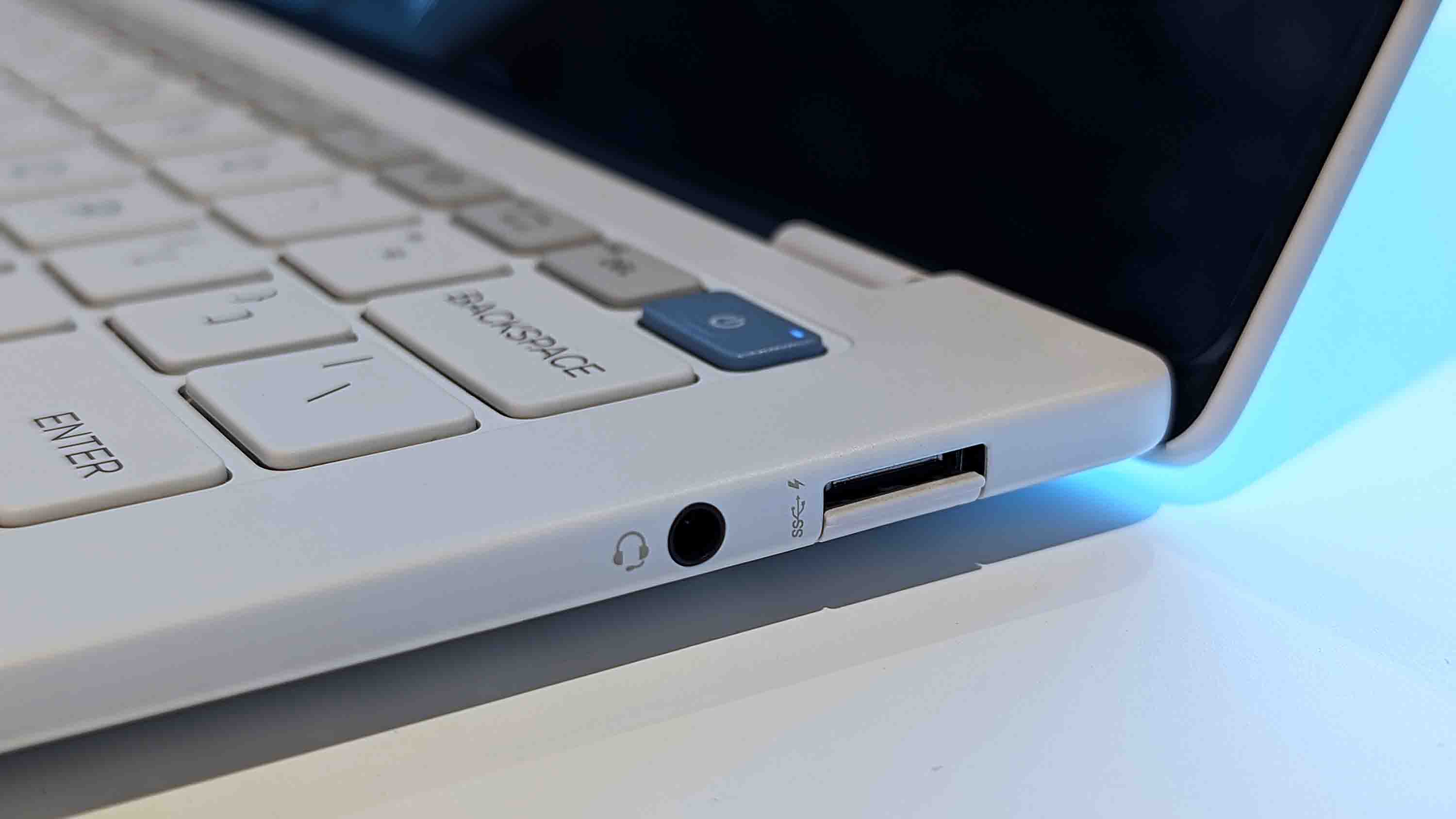 Qualcomm Snapdragon X CPU'lu HP EliteBOok Ultra G1Q