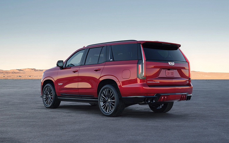 Büyük, çok güçlü, Amerikalı. Güncellenmiş Cadillac Escalade-V Rusya'da mevcuttur: 682 hp, 10 ileri otomatik, dört tekerlekten çekiş