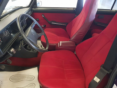 Rusya'da koleksiyonluk bir VAZ-2107 