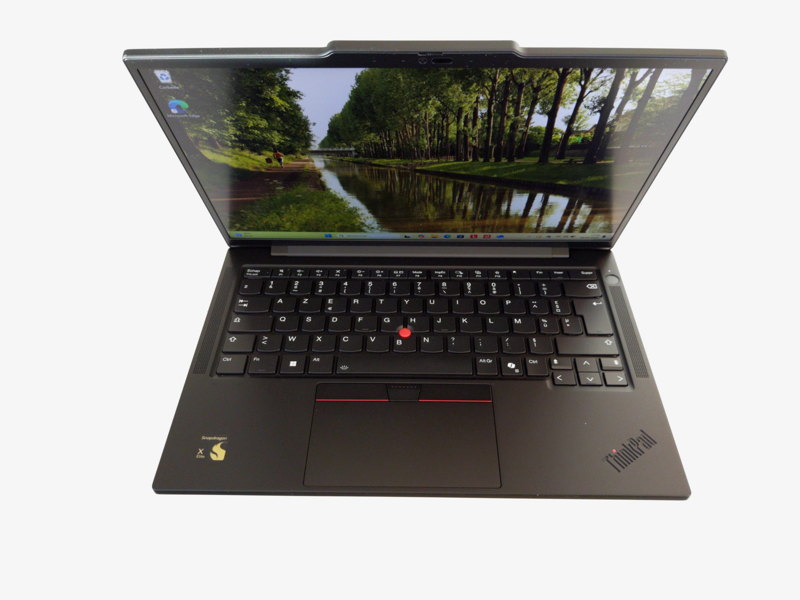 Snapdragon X Elite işlemcili Lenovo ThinkPad T14s Gen 6 dizüstü bilgisayar, 2024, Ph. Moctar KANE.