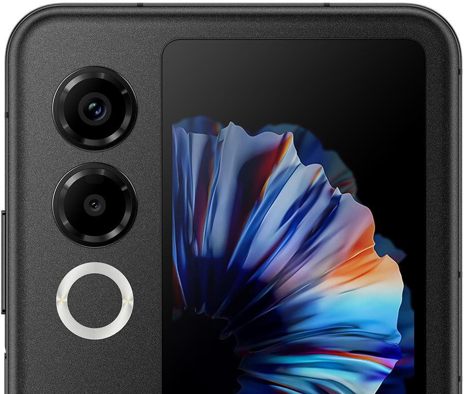 Nubia Flip 2 akıllı telefonun kamera kurulumunun yakından görünümü.
