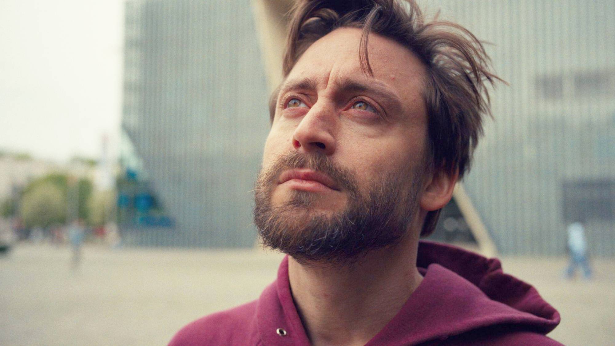 Kieran Culkin Benjamin rolünde 