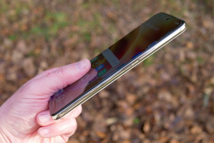 Realme 14 Pro Plus'ın tarafı.