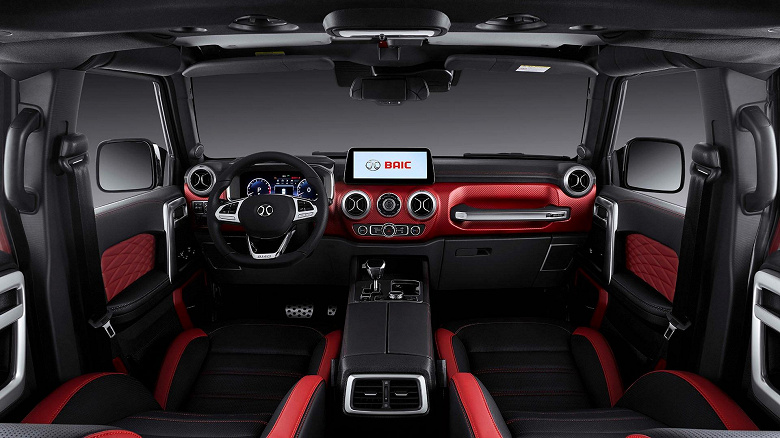 2.0 litrelik motor, 8 vitesli otomatik şanzıman, çerçeve ve dört tekerlekten çekiş artık 338 bin ruble daha ucuz. BAIC BJ40 Rusya'da önemli ölçüde daha erişilebilir hale geldi