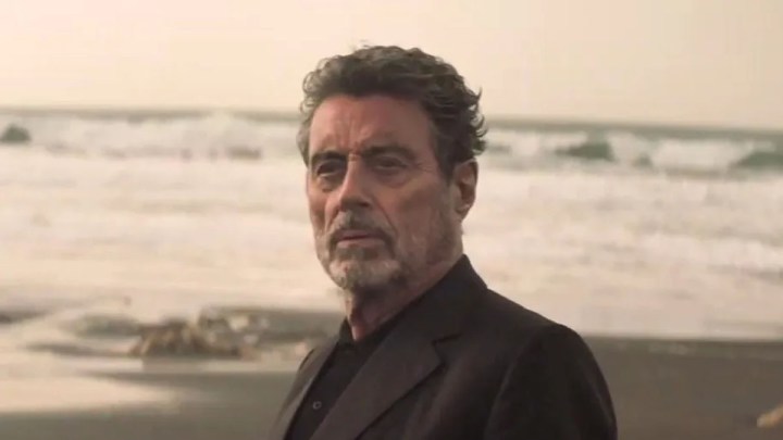 American Star'da Ian McShane.