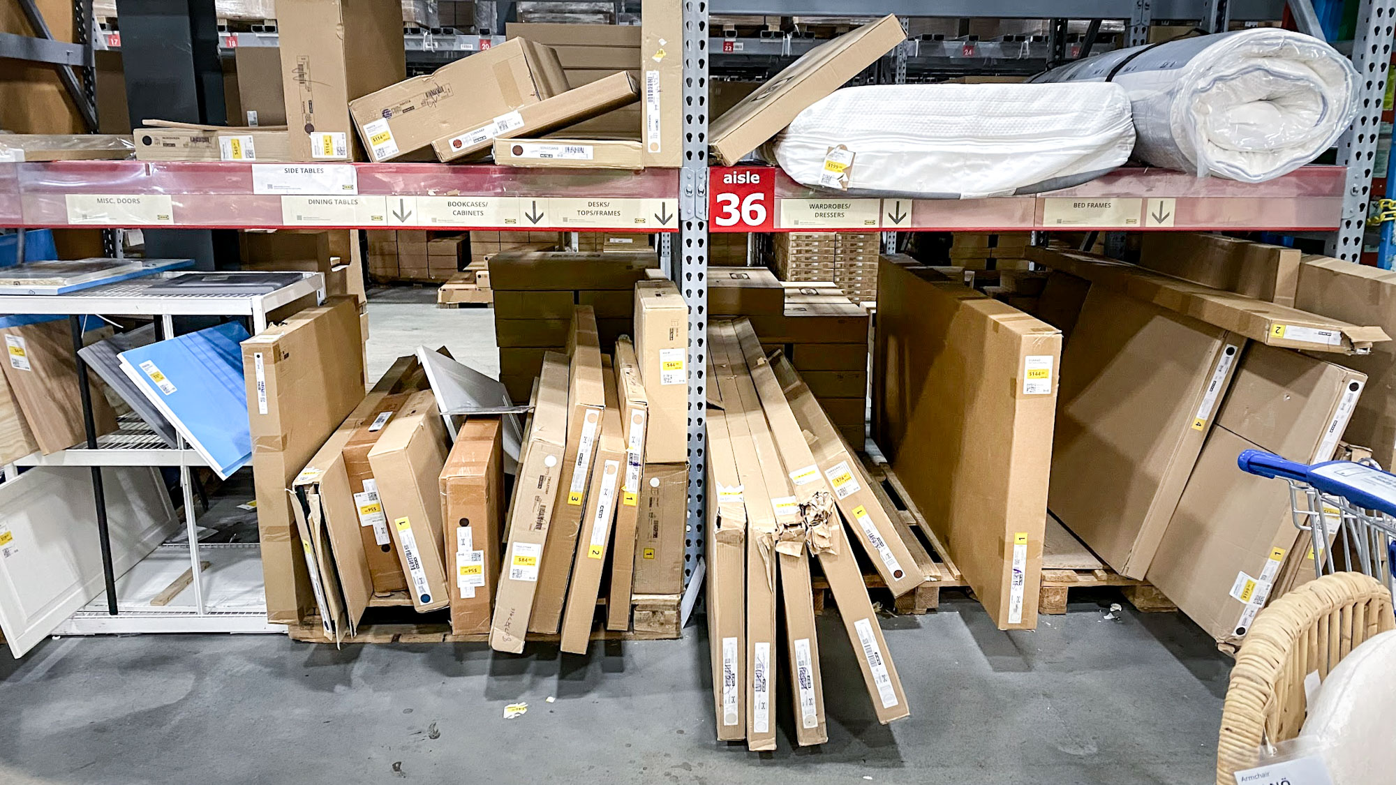 bir ikea mağazasının olduğu gibi bölümü