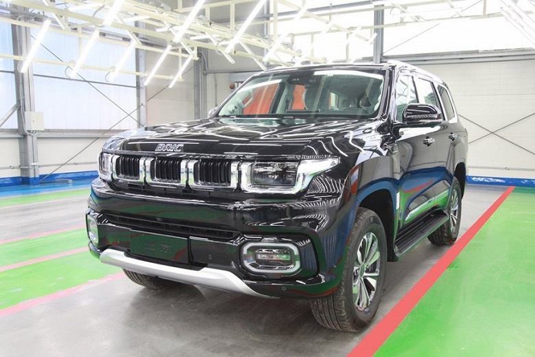 Rusya, Toyota Land Cruiser'ın yerine geçecek yeni modelin üretimine başladı. Yerli üretim dört tekerlekten çekişli SUV BAIC BJ60 yakında satışa çıkacak