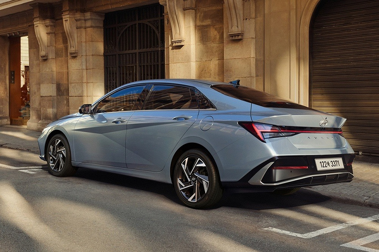 Hyundai Elantra/Avante 2025 ilk kez Rusya'da ucuza satılmaya başlandı