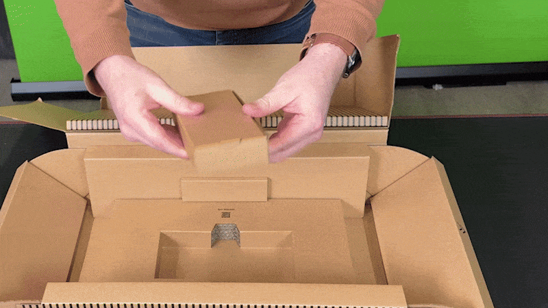 RTX 5090 FE kutu açılış gif'i