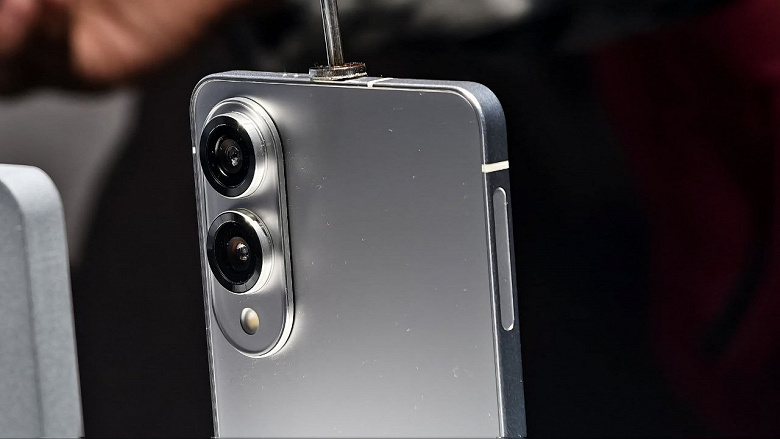 Ultra ince amiral gemisi Samsung Galaxy S25 Edge duyuruldu, akıllı telefon fotoğraf ve videolarla gösterildi