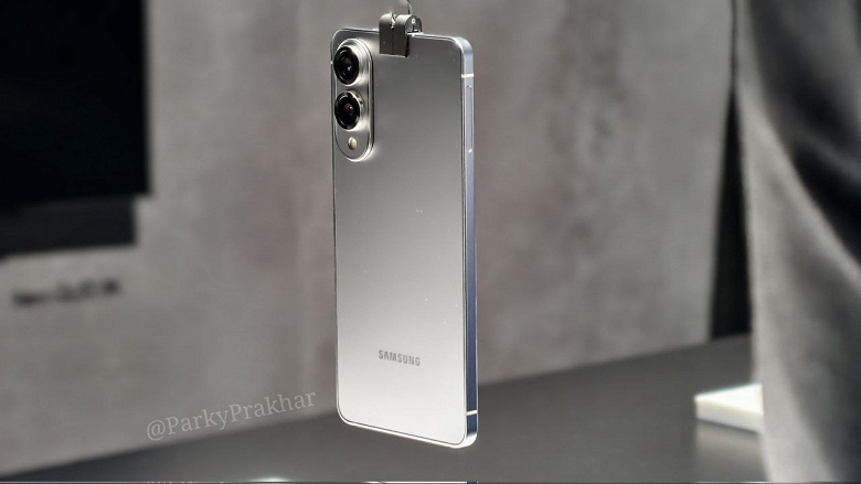 Ultra ince amiral gemisi Samsung Galaxy S25 Edge duyuruldu, akıllı telefon fotoğraf ve videolarla gösterildi