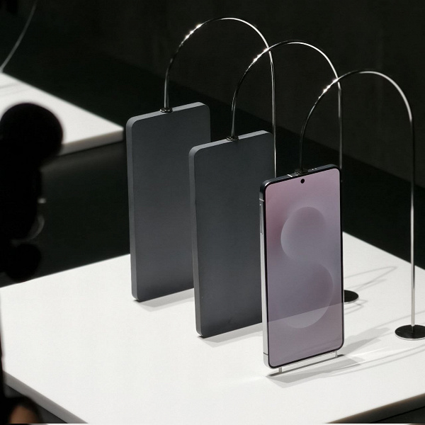 Ultra ince amiral gemisi Samsung Galaxy S25 Edge duyuruldu, akıllı telefon fotoğraf ve videolarla gösterildi