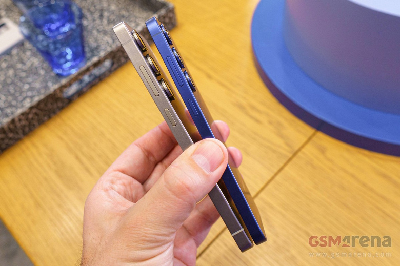 Bir elinde iki ultra. Samsung Galaxy S25 Ultra, galanın hemen ardından canlı fotoğraflarda Galaxy S24 Ultra ve Galaxy S25 Plus ile karşılaştırıldı