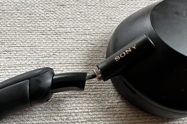 Reddit'e gönderilen bir Sony WH-1000XM5 seti.