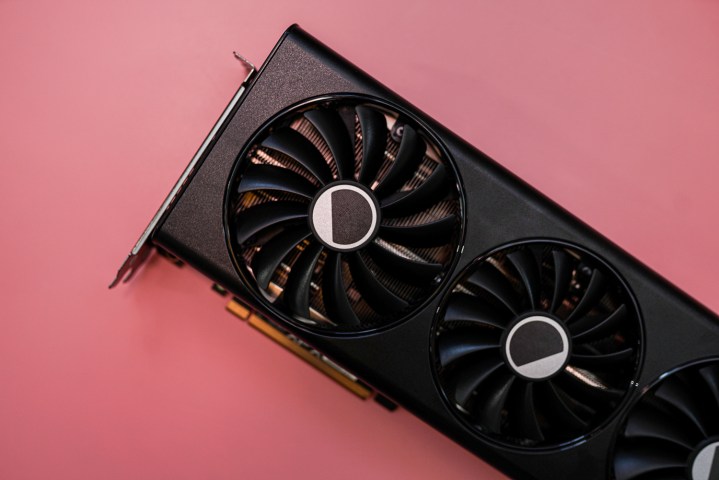 RX 7900 GRE grafik kartındaki fanlar.