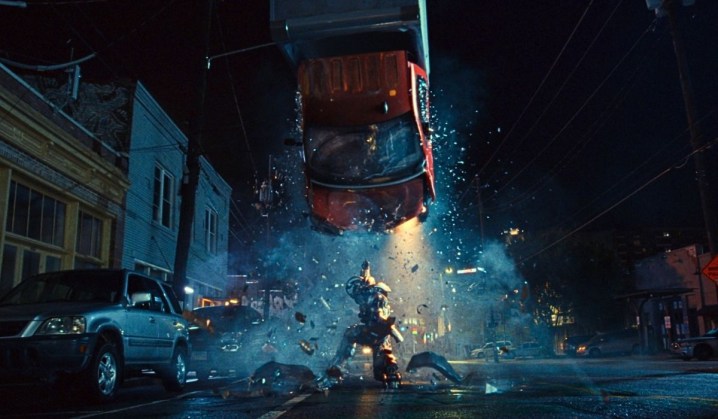 Disney'in Ironheart'ta bir araba yok edildi