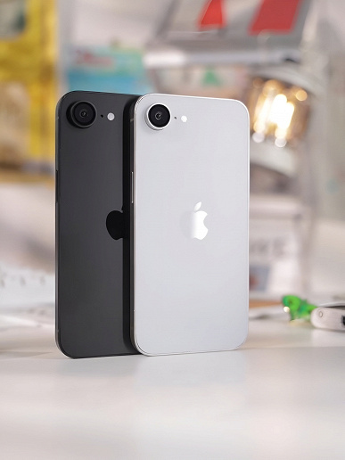 Yeni iPhone'lar böyle görünecek. Akıllı telefon maketlerinin en yüksek kalitede fotoğraf ve videoları ortaya çıktı