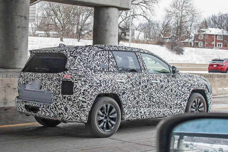 Amerika Birleşik Devletleri'ndeki yollarda tamamen yeni bir Toyota RAV4 2026 fotoğraflandı