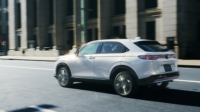 3 yıllık bir garantili modern Honda crossover şimdi belirgin bir şekilde daha ucuz: Honda Vezel (HR-V) 2024'ün fiyatı birkaç hafta içinde 600 bin ruble azaldı