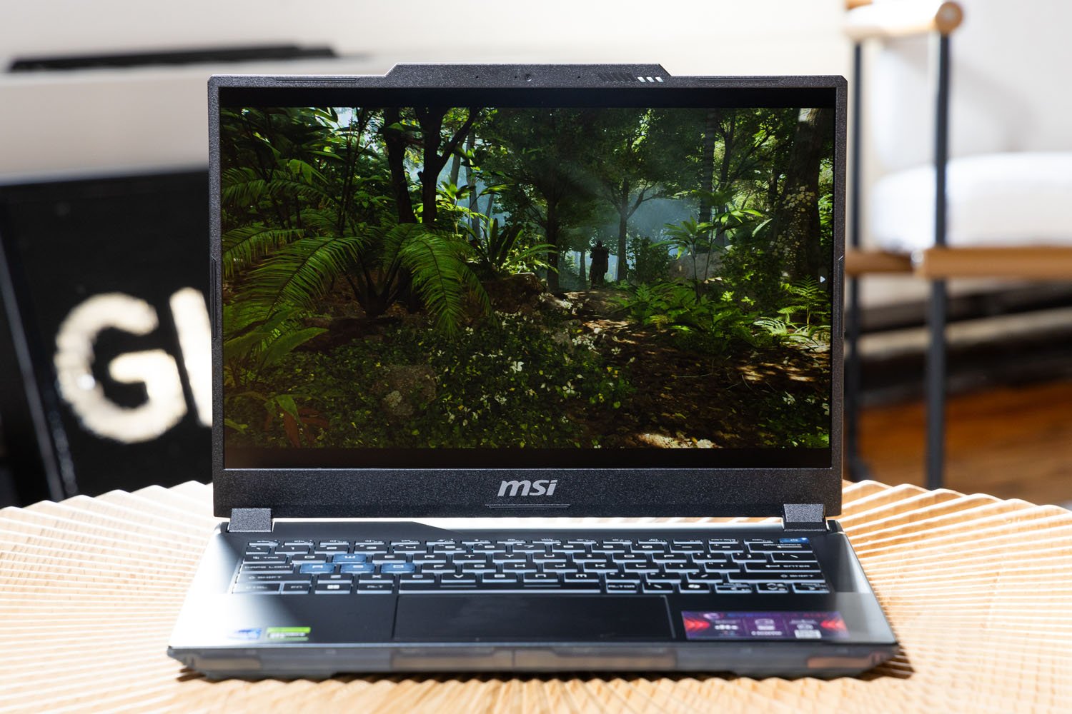 MSI Cyborg 14 Indiana Jones ve The Great Circle'dan oyun sahnesi