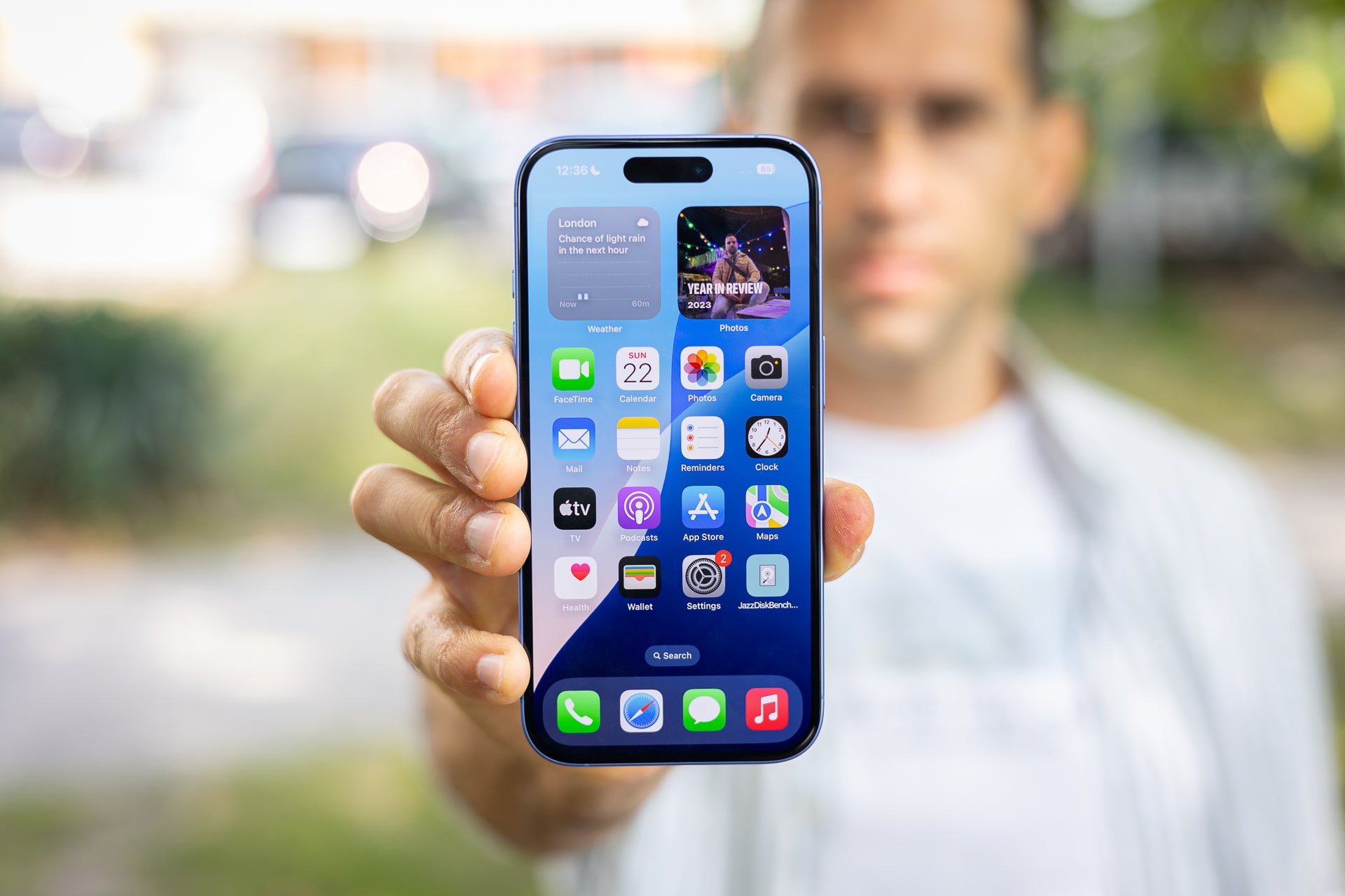Resim kredisi - PhoneArena - Apple'ın amiral gemileri iPhone, iPad: o kadar iyi mi, yoksa hepsi sadece Stockholm sendromu mu?
