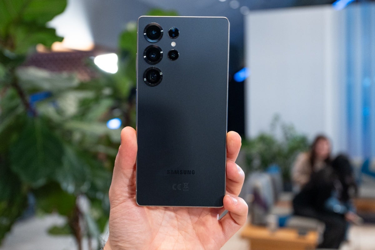 Uygulamalı Galaxy S25 Ultra resmi