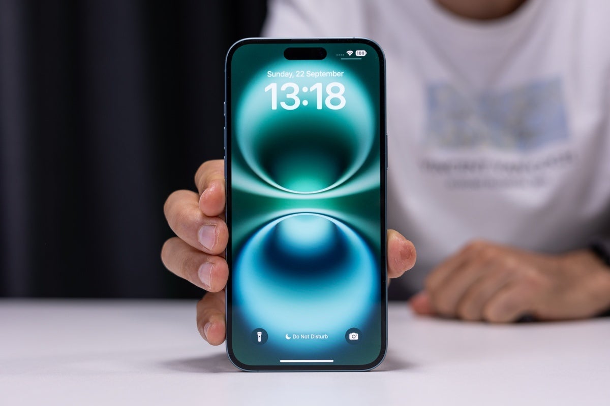 iPhone 16 Plus ekranı