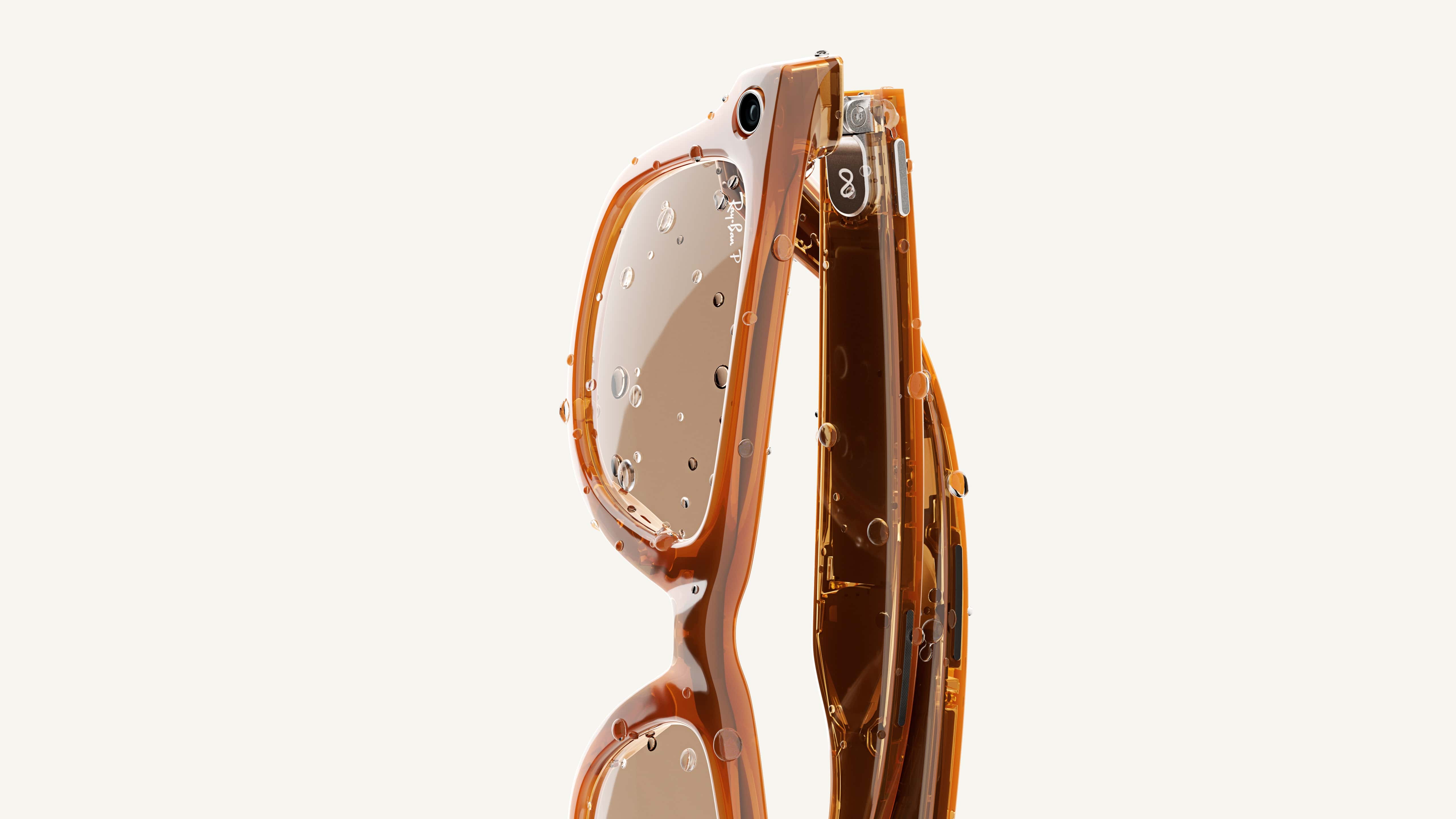 Rayban Meta Smart Gözlükleri Üzerine Damlandı