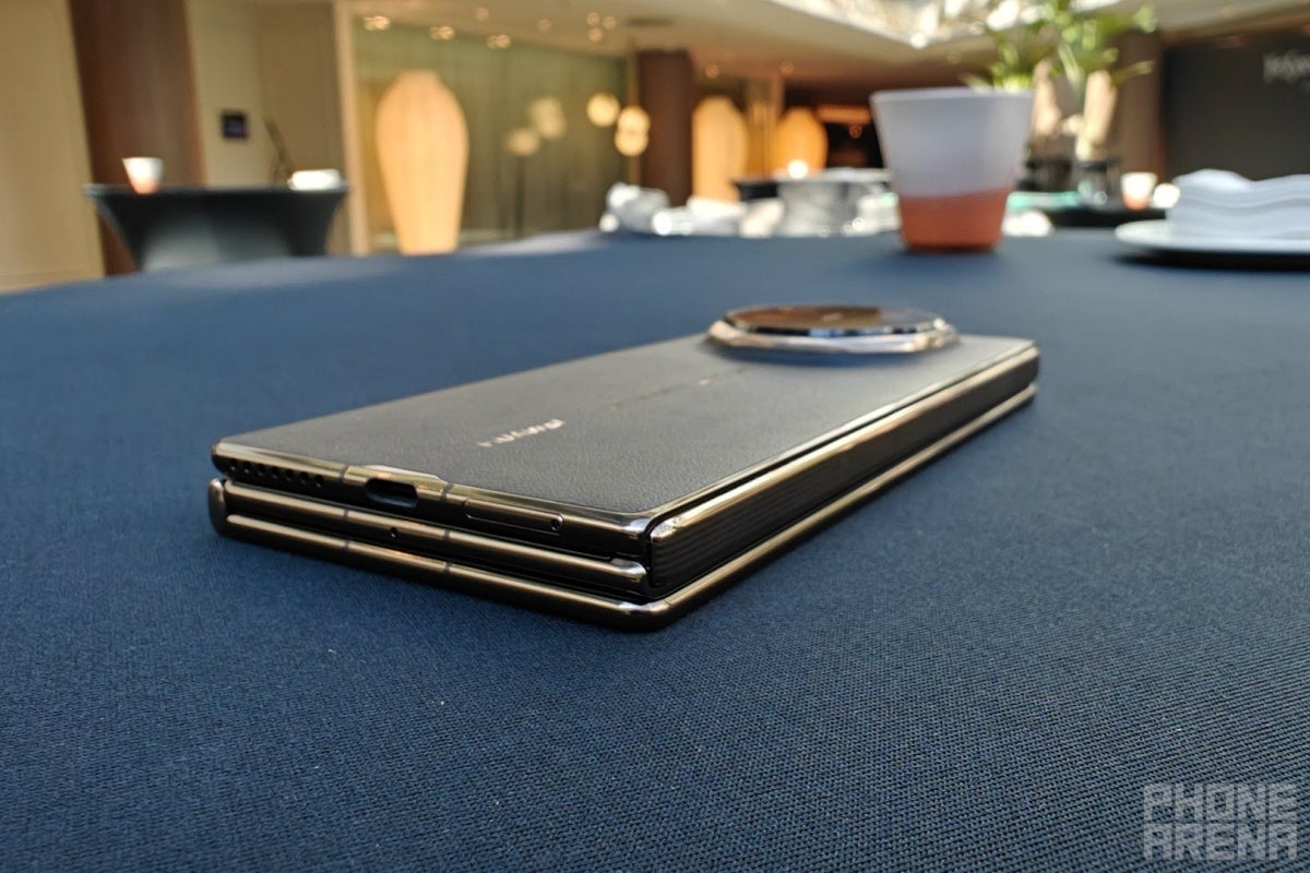 Huawei Mate XT üçe katlanabilen cihaz