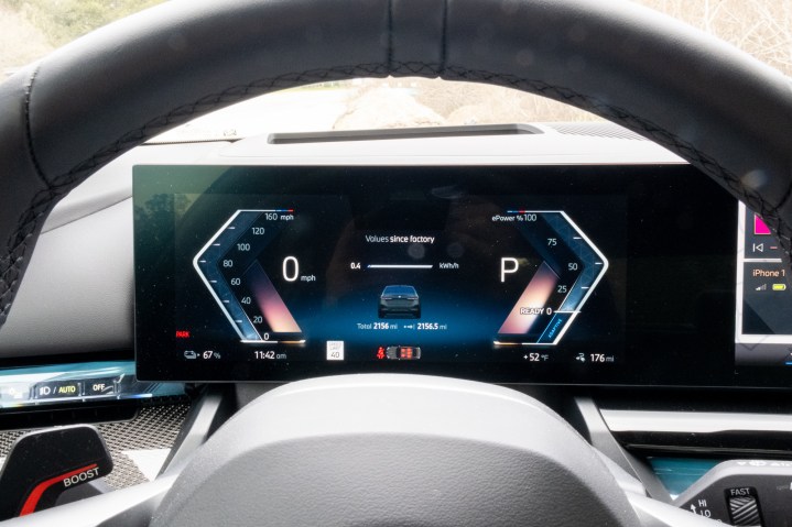 BMW i5 enstrüman ekranı