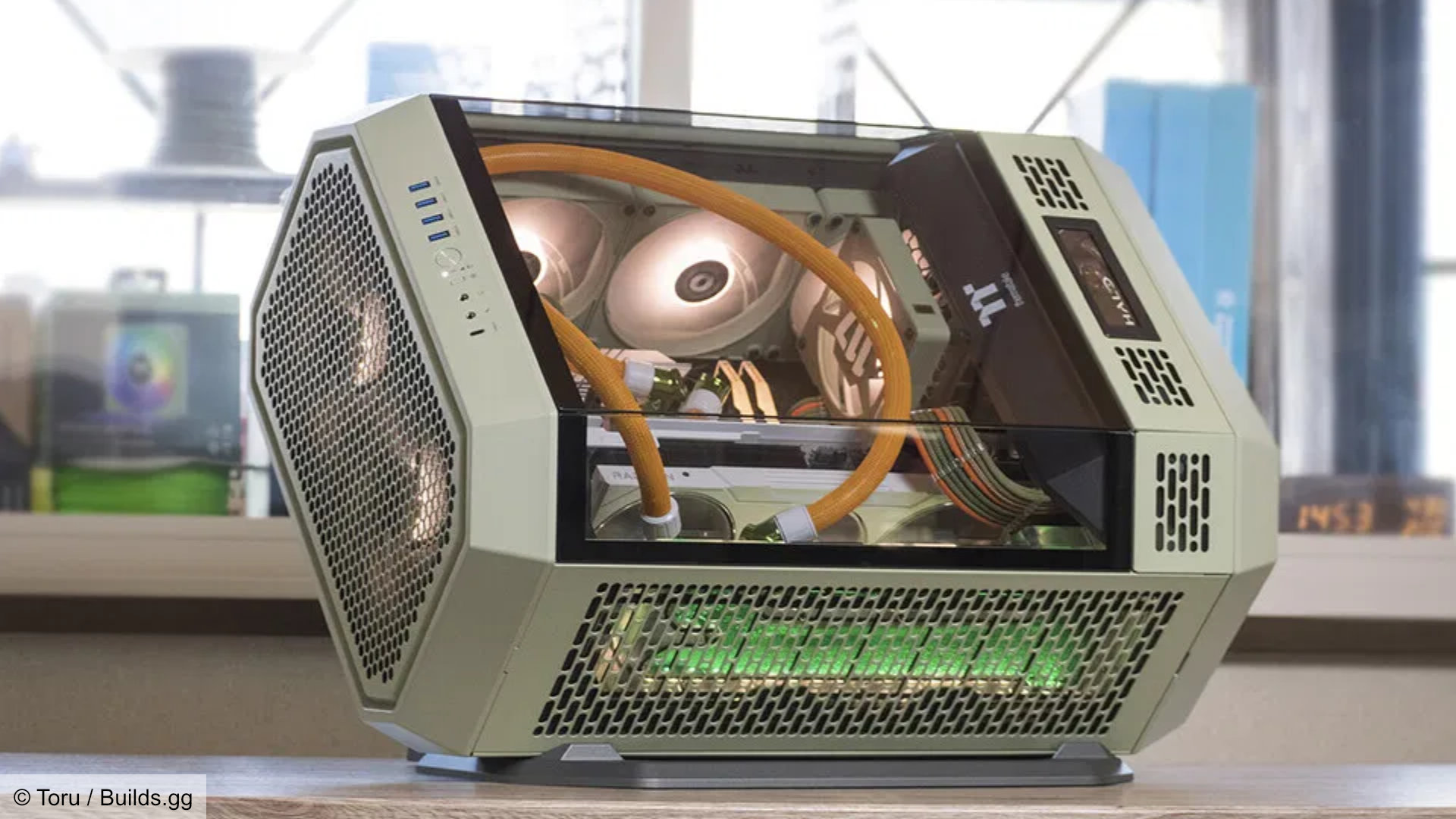 Halo Gaming PC yapısının yan görünümü