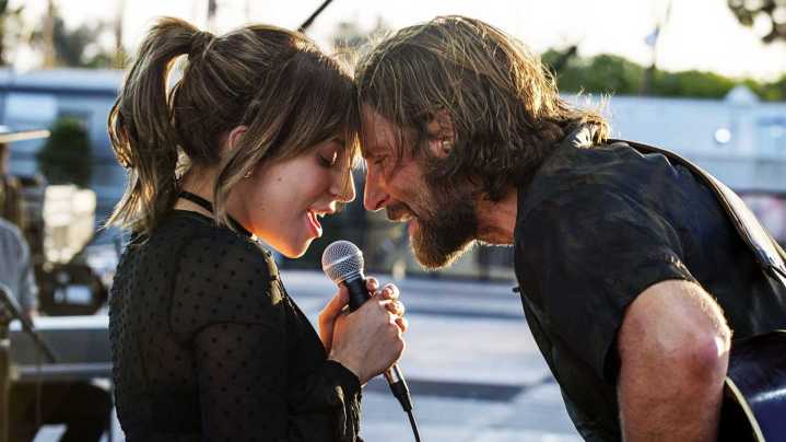 Lady Gaga ve Bradley Cooper bir yıldız doğdu