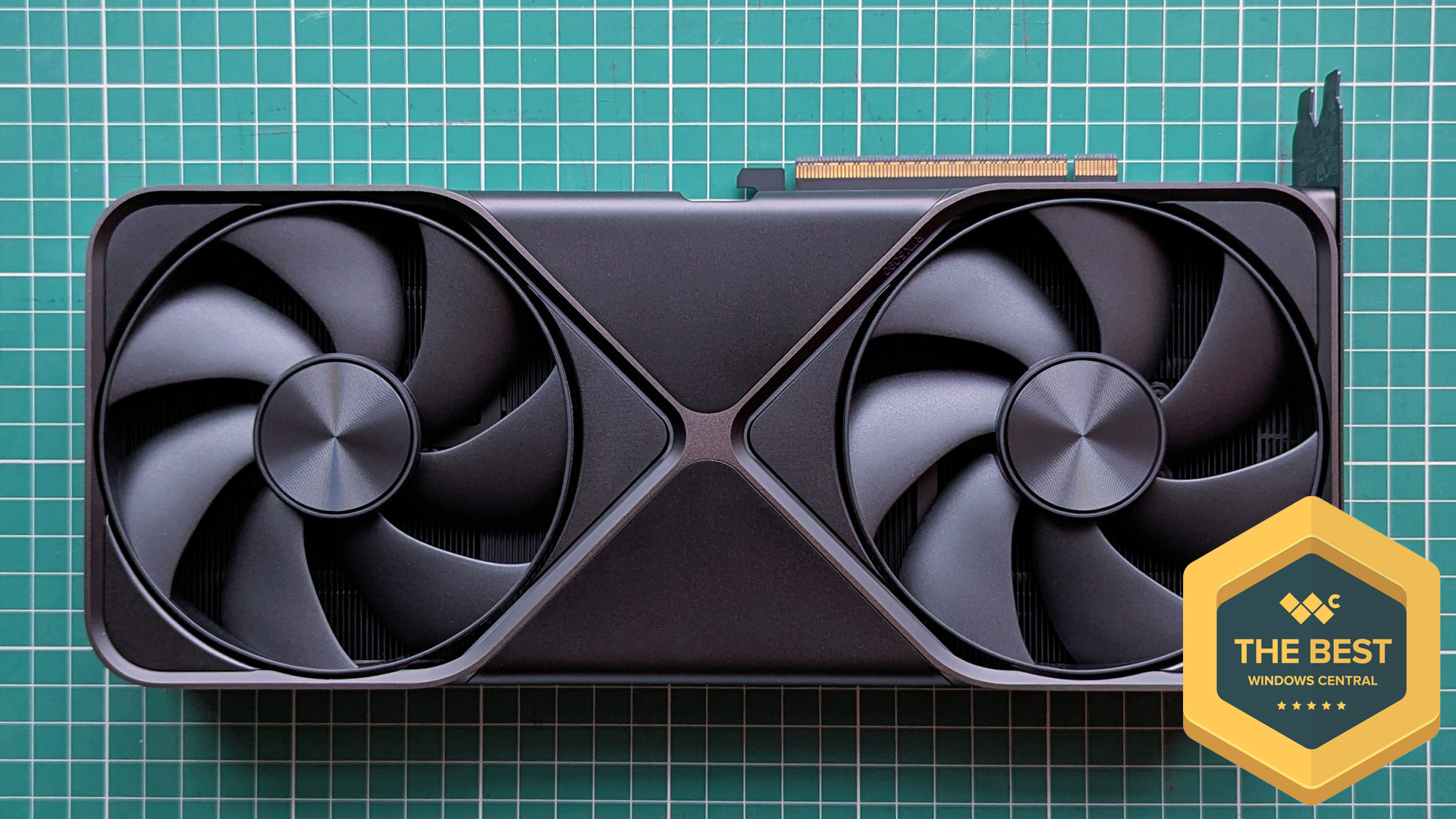 NVIDIA GEFORCE RTX 5090 Kurucular Edition, Windows Central tarafından 'En İyi' olarak değerlendirildi