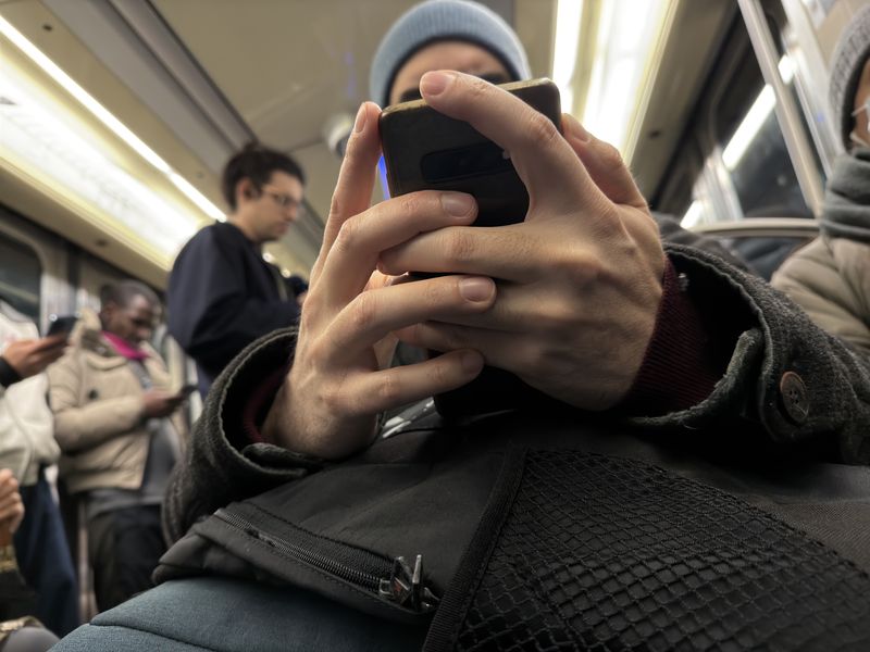 Metro, Paris, 2025, Ph. Moctar Kane (iPhone 16 Pro Max).