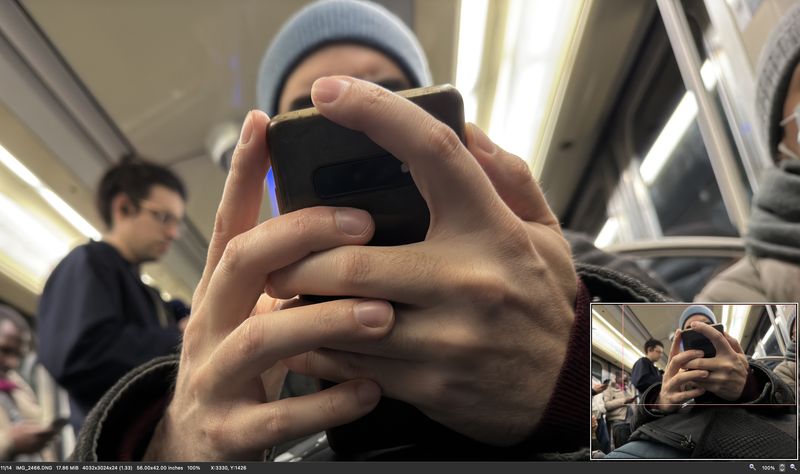 İPhone 16 Pro Max, Moctar Kane görüntüsü ile çekilen bir fotoğrafın genişlemesi.