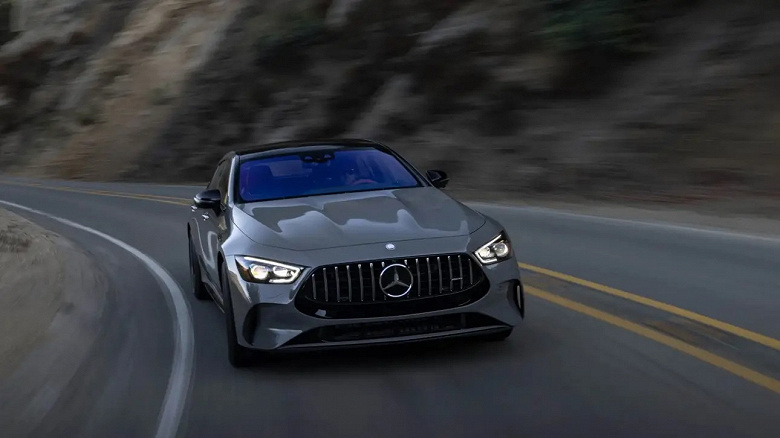 Tarihin en güçlü 4 kapılı Mercedes'i sunulmaktadır
