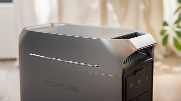 Ecoflow Delta 3 artı modern bir tasarıma sahip taşınabilir elektrik santrali.