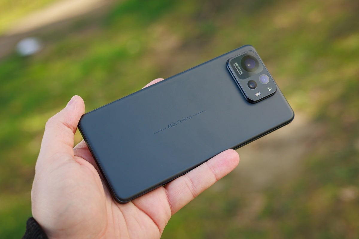 Asus Zenfone 12 Ultra Geri
