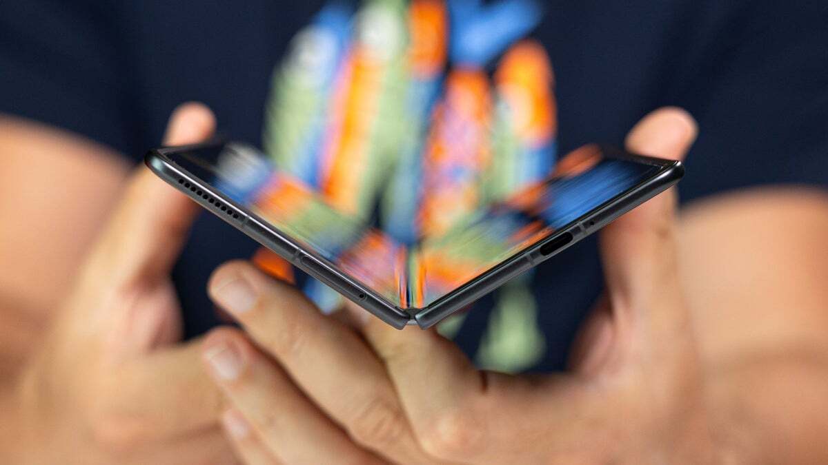 Honor Magic V3, olduğu gibi şaşırtıcı. | Resim Kredisi - Phonearena - Katlanabilir iPhone sızdı. Şimdi, gerçek katlanabilir iPhone nerede?