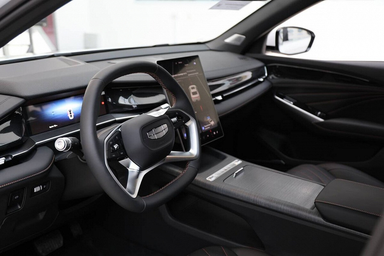 Geniş bir 200 beygir gücü Geely Business Barly sadece 2.826 milyon ruble. Belarus'ta Geely Önsöz serbest bırakılmaya başladı ve Rusya'dan çok daha ucuz olduğu ortaya çıktı.